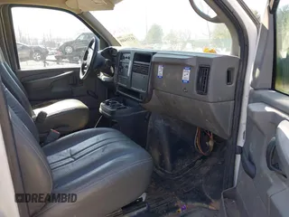 2007 GMC Savana Cargo Van with VIN 1GTGG29V771108947, listed as a IAAI auction lot 41735488 with 216,012 mi miles. Bid and sale history available at carsss.com. Image 5.