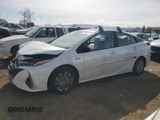 2020 Toyota Prius LE with VIN JTDKARFP3L3153702, listed as a Copart auction lot 44709075 with 124,125 mi miles and Salvage Title. Bid and sale history available at DreamBid. Image 1.