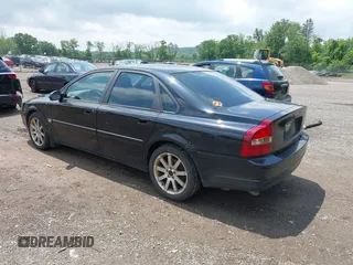 2002 Volvo S80 с VIN YV1TS91D021248950, выставлен на аукционе IAAI как лот 42416721 с пробегом 216 210 миль миль и . История ставок и продаж доступна на DreamBid. Изображение 3.