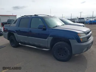 2002 Chevrolet Avalanche with VIN 3GNEK13T62G127112, listed as a IAAI auction lot 41817568 with 180,672 mi miles. Bid and sale history available at carsss.com. Image 1.