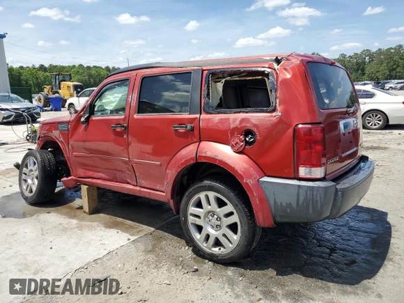 2010 Dodge Nitro SXT z VIN 1D4PT5GK1AW126105, wystawiony jako Copart lot #55306915 z przebiegiem 248 469 mil mil oraz Szkody całkowita. Historia ofert i sprzedaży dostępna na DreamBid. Obrazek 2.