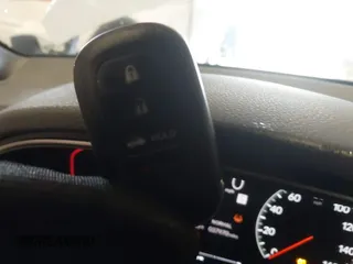 2022 Honda Civic Si with VIN 2HGFE1E59NH472028, listed as a IAAI auction lot 41249075 with 37,970 mi miles and . Bid and sale history available at DreamBid. Image 11.