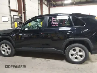 2020 Toyota RAV4 XLE with VIN 2T3P1RFV2LC136831, listed as a IAAI auction lot 41146609 with 58,309 mi miles. Bid and sale history available at carsss.com. Image 14.