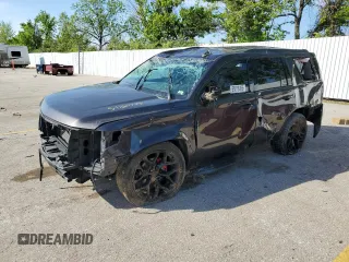 2015 Chevrolet Tahoe LT z VIN 1GNSKBKC2FR738223, wystawiony jako Copart lot #55578455 z przebiegiem 217 432 mil mil oraz Szkoda całkowita • Salvage title. Historia ofert i sprzedaży dostępna na DreamBid. Obrazek 1.