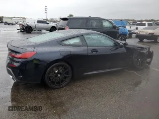 2025 BMW 8 Series M850i xDrive z VIN WBABC4C01SCT38959, wystawiony jako Copart lot #81842724 z przebiegiem Nie podano mil oraz Szkoda całkowita • Salvage title. Historia ofert i sprzedaży dostępna na DreamBid. Obrazek 3.