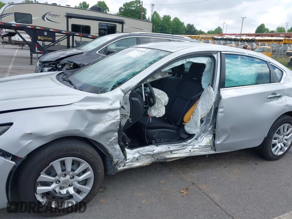 2017 Nissan Altima SV z VIN 1N4AL3AP1HC476475, wystawiony jako IAAI lot #39312828 z przebiegiem 59 498 mil mil oraz . Historia ofert i sprzedaży dostępna na DreamBid. Obrazek 6.