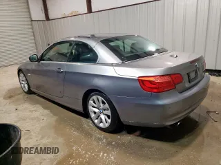 2012 BMW 3 Series 328i z VIN WBADW7C57CE728760, wystawiony jako Copart lot #58950445 z przebiegiem 139 962 mil mil oraz Czysty tytuł • Clean title. Historia ofert i sprzedaży dostępna na DreamBid. Obrazek 2.