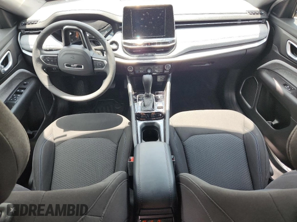 2025 Jeep Compass Sport z VIN 3C4NJDAN5ST505851, wystawiony jako Copart lot #60105775 z przebiegiem 4 062 mil mil oraz Szkoda całkowita • Salvage title. Historia ofert i sprzedaży dostępna na DreamBid. Obrazek 8.