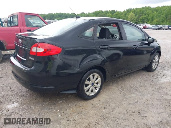 2013 Ford Fiesta SE z VIN 3FADP4BJ6DM218088, wystawiony jako IAAI lot #42319209 z przebiegiem 109 208 mil mil oraz . Historia ofert i sprzedaży dostępna na DreamBid. Obrazek 4.