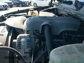 2005 Chevrolet Silverado 1500HD LT z VIN 1GCGK13U75F854050, wystawiony jako IAAI lot #41986318 z przebiegiem 146 818 mil mil oraz . Historia ofert i sprzedaży dostępna na DreamBid. Obrazek 20.