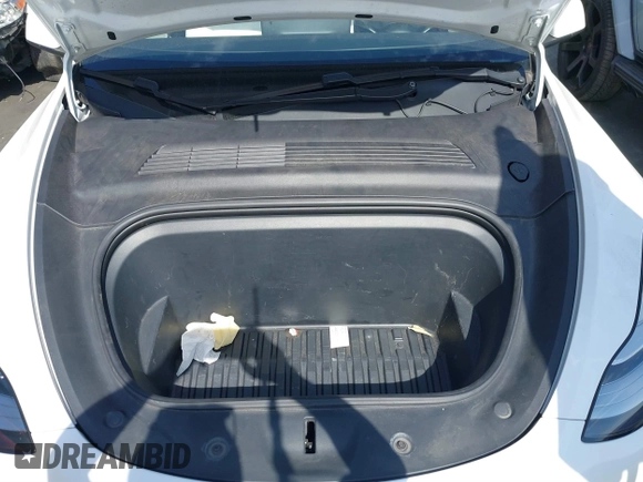 2021 Tesla Model Y Long Range with VIN 5YJYGDEE3MF081304, listed as a IAAI auction lot 41706240 with 90,510 mi miles and . Bid and sale history available at DreamBid. Image 10.