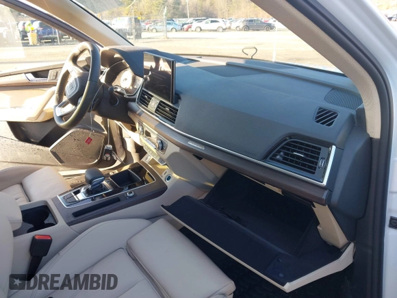 2024 Audi Q5 S line Premium z VIN WA1GAAFY5R2097223, wystawiony jako IAAI lot #41035850 z przebiegiem 1 234 mil mil oraz . Historia ofert i sprzedaży dostępna na DreamBid. Obrazek 5.