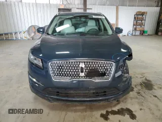 2019 Lincoln MKC Standard with VIN 5LMCJ1D93KUL46542, listed as a Copart auction lot 84537734 with 94,603 mi miles and Salvage Title. Bid and sale history available at DreamBid. Image 5.