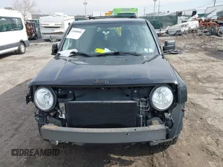 2016 Jeep Patriot High Altitude Edition with VIN 1C4NJRFB7GD789654, listed as a IAAI auction lot 41800088 with 47,739 mi miles. Bid and sale history available at carsss.com. Image 12.