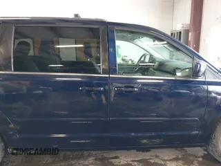 2014 Volkswagen Routan SE with VIN 2C4RVABG2ER134482, listed as a IAAI auction lot 41533277 with 118,193 mi miles and . Bid and sale history available at DreamBid. Image 14.