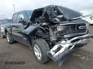 2022 Ram 1500 Big Horn z VIN 1C6RRFBG6NN234588, wystawiony jako IAAI lot #41869037 z przebiegiem 57 120 mil mil oraz . Historia ofert i sprzedaży dostępna na DreamBid. Obrazek 1.