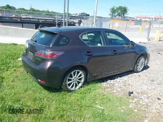 2012 Lexus CT 200h z VIN JTHKD5BH1C2120958, wystawiony jako IAAI lot #42314019 z przebiegiem 142 067 mil mil oraz . Historia ofert i sprzedaży dostępna na DreamBid. Obrazek 4.