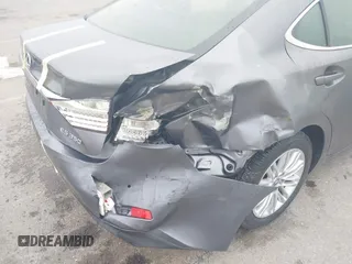 2014 Lexus ES 330 z VIN JTHBK1GGXE2148484, wystawiony jako IAAI lot #42186766 z przebiegiem 117 217 mil mil oraz . Historia ofert i sprzedaży dostępna na DreamBid. Obrazek 6.