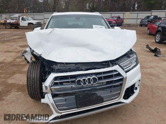2020 Audi Q5 Premium with VIN WA1ANAFY0L2071405, listed as a IAAI auction lot 41672065 with 42,105 mi miles. Bid and sale history available at carsss.com. Image 6.