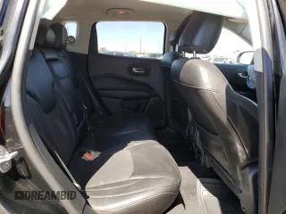 2018 Jeep Compass Latitude z VIN 3C4NJCBBXJT124610, wystawiony jako Copart lot #53507255 z przebiegiem 71 051 mil mil oraz Szkoda całkowita • Salvage title. Historia ofert i sprzedaży dostępna na DreamBid. Obrazek 10.