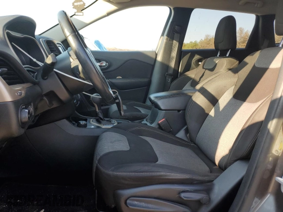 2014 Jeep Cherokee Latitude z VIN 1C4PJMCB5EW147743, wystawiony jako Copart lot #75710774 z przebiegiem 113 870 mil mil oraz Nie do naprawy • Non repairable. Historia ofert i sprzedaży dostępna na DreamBid. Obrazek 7.
