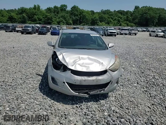 2013 Hyundai Elantra GLS z VIN KMHDH4AE8DU554215, wystawiony jako Copart lot #58157285 z przebiegiem 224 112 mil mil oraz Szkoda całkowita • Salvage title. Historia ofert i sprzedaży dostępna na DreamBid. Obrazek 13.
