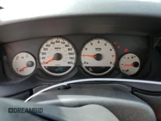 2005 Dodge Neon SXT z VIN 1B3ES56CX5D142131, wystawiony jako Copart lot #54055695 z przebiegiem 82 984 mil mil oraz Nie do naprawy. Historia ofert i sprzedaży dostępna na DreamBid. Obrazek 9.