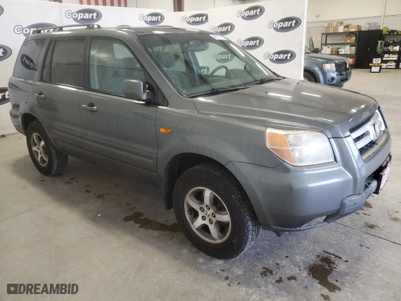 2008 Honda Pilot EX with VIN 5FNYF18468B031281, listed as a Copart auction lot 48573785 with 220,057 mi miles and Clean Title. Bid and sale history available at carsss.com. Image 4.