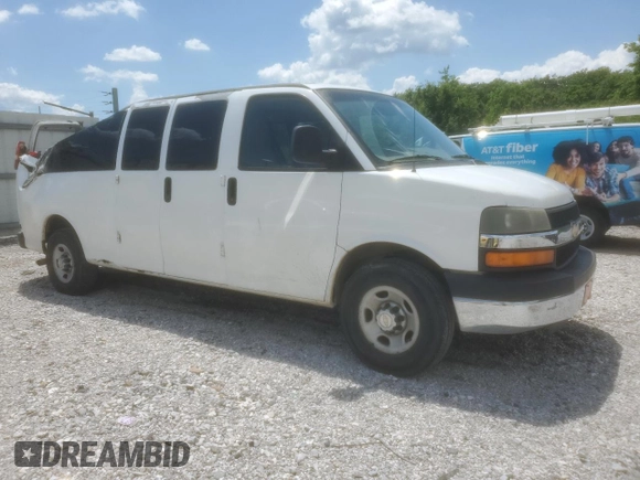 2012 Chevrolet Express Passenger 1LT z VIN 1GAZG1FG6C1144110, wystawiony jako Copart lot #56135025 z przebiegiem 145 093 mil mil oraz Szkoda całkowita • Salvage title. Historia ofert i sprzedaży dostępna na DreamBid. Obrazek 4.