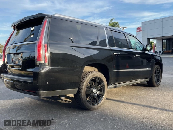 2017 Cadillac Escalade ESV Premium Luxury z VIN 1GYS4JKJ7HR346802, wystawiony jako Copart lot #50456265 z przebiegiem 153 186 mil mil oraz Szkoda całkowita • Salvage title. Historia ofert i sprzedaży dostępna na DreamBid. Obrazek 4.