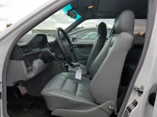 1992 Mercedes-Benz 400 with VIN WDBEA34E9NB732177, listed as a Copart auction lot 46317205 with 254,133 mi miles and Clean Title. Bid and sale history available at carsss.com. Image 7.