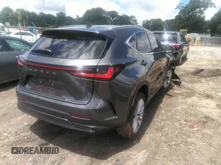 2025 Lexus NX 350h Premium z VIN 2T2GKCEZ2SC032602, wystawiony jako IAAI lot #42249293 z przebiegiem 14 346 mil mil oraz . Historia ofert i sprzedaży dostępna na DreamBid. Obrazek 4.