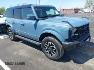 2024 Ford Bronco Outer Banks with VIN 1FMDE8BH8RLB21905, listed as a IAAI auction lot 41903020 with 2,665 mi miles. Bid and sale history available at carsss.com. Image 1.