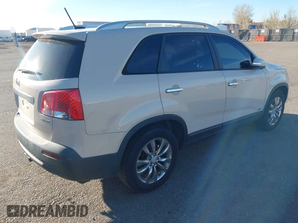 2011 Kia Sorento EX with VIN 5XYKUDA20BG088789, listed as a IAAI auction lot 41885949 with 207,354 mi miles. Bid and sale history available at carsss.com. Image 4.