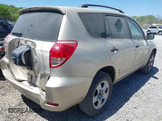 2008 Toyota RAV4 with VIN JTMBD33V886076628, listed as a IAAI auction lot 42050271 with 139,675 mi miles. Bid and sale history available at carsss.com. Image 4.