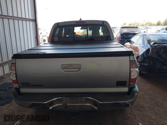 2014 Toyota Tacoma with VIN 3TMLU4EN3EM162738, listed as a IAAI auction lot 41871226 with 135,318 mi miles and . Bid and sale history available at DreamBid. Image 17.