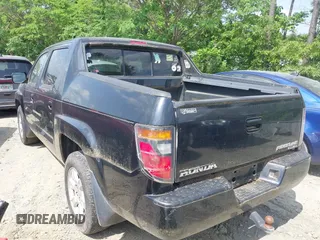 2006 Honda Ridgeline RTS with VIN 2HJYK16426H575651, listed as a IAAI auction lot 42151240 with 262,135 mi miles. Bid and sale history available at carsss.com. Image 3.