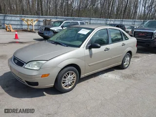 2007 Ford Focus S with VIN 1FAFP34N17W103292, listed as a IAAI auction lot 42093567 with 126,183 mi miles. Bid and sale history available at carsss.com. Image 2.