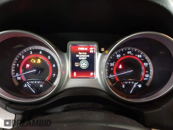 2014 Dodge Journey SXT with VIN 3C4PDCBG2ET188822, listed as a IAAI auction lot 41219215 with 174,053 mi miles. Bid and sale history available at carsss.com. Image 7.