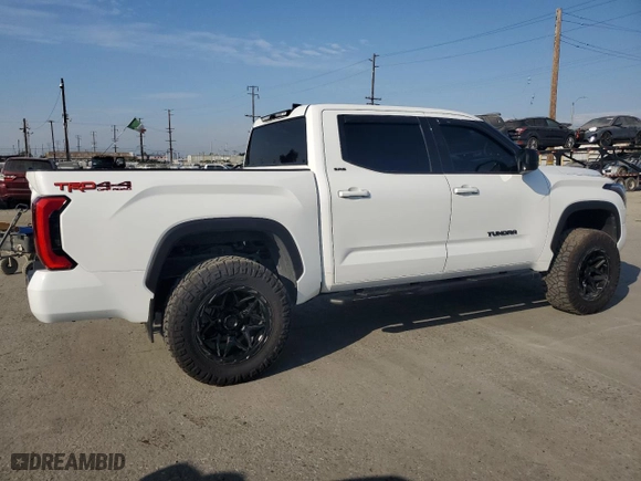 2023 Toyota Tundra 4WD SR5 with VIN 5TFLA5DB8PX117121, listed as a Copart auction lot 75029154 with 7,995 mi miles and Salvage Title. Bid and sale history available at carsss.com. Image 3.