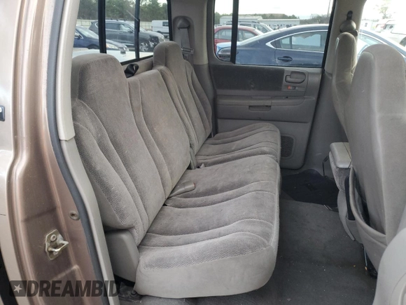 2001 Dodge Dakota z VIN 1B7GG2AX11S108005, wystawiony jako Copart lot #87124934 z przebiegiem 248 482 mil mil oraz Czysty tytuł • Clean title. Historia ofert i sprzedaży dostępna na DreamBid. Obrazek 10.