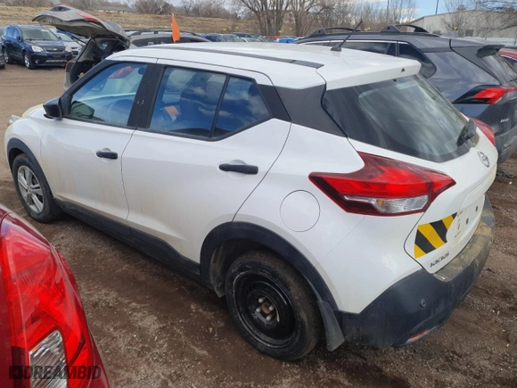 2020 Nissan Kicks S with VIN 3N1CP5BV7LL573955, listed as a Copart auction lot 45366185 with 105,296 mi miles and Clean Title. Bid and sale history available at carsss.com. Image 2.