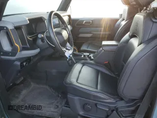 2023 Ford Bronco z VIN 1FMDE5CP9PLB39539, wystawiony jako Copart lot #42967905 z przebiegiem 36 163 mil mil oraz Szkoda całkowita • Salvage title. Historia ofert i sprzedaży dostępna na DreamBid. Obrazek 7.