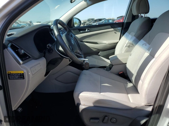 2017 Hyundai Tucson Sport z VIN KM8J33A26HU469865, wystawiony jako Copart lot #52766315 z przebiegiem 82 893 mil mil oraz Szkoda całkowita • Salvage title. Historia ofert i sprzedaży dostępna na DreamBid. Obrazek 7.