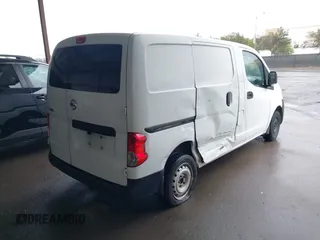 2014 Nissan NV200 S z VIN 3N6CM0KN0EK701502, wystawiony jako IAAI lot #41549271 z przebiegiem 122 060 mil mil oraz . Historia ofert i sprzedaży dostępna na DreamBid. Obrazek 4.