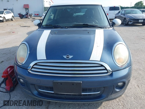 2011 MINI Hardtop with VIN WMWSU3C54BTX95896, listed as a IAAI auction lot 42467612 with 106,202 mi miles and . Bid and sale history available at DreamBid. Image 6.