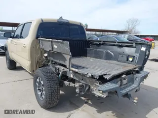 2018 Toyota Tacoma SR with VIN 3TMCZ5AN6JM153006, listed as a IAAI auction lot 41662705 with 176,659 mi miles. Bid and sale history available at carsss.com. Image 6.