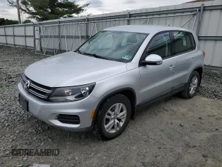 2014 Volkswagen Tiguan S z VIN WVGBV3AX7EW545782, wystawiony jako Copart lot #58711824 z przebiegiem 62 616 mil mil oraz Szkoda całkowita • Salvage title. Historia ofert i sprzedaży dostępna na DreamBid. Obrazek 1.