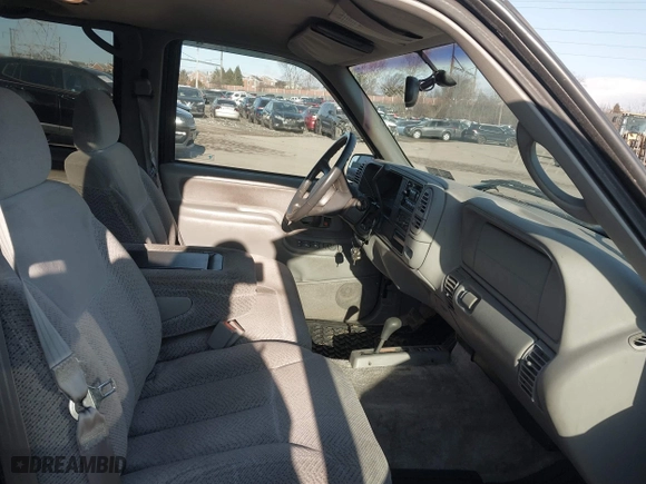 1998 Chevrolet Tahoe with VIN 1GNEK13R4WJ371916, listed as a IAAI auction lot 41689311 with 120,749 mi miles. Bid and sale history available at carsss.com. Image 5.