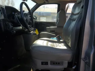 2005 GMC Savana Cargo Van YF7 Upfitter with VIN 1GDFH15T451216491, listed as a Copart auction lot 85800294 with 128,042 mi miles and Clean Title. Bid and sale history available at carsss.com. Image 7.